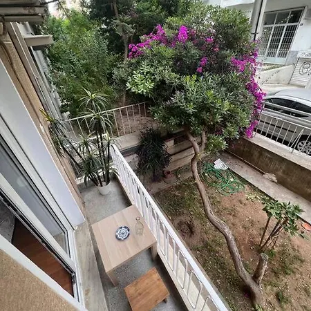 Apartament Modern African-inspired Flat *