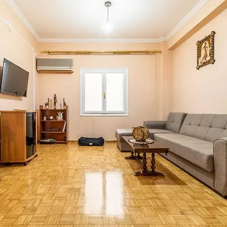 Modern African-inspired Flat Apartament Ateny